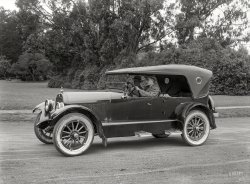 San Francisco, 1922. "Stephens Salient Six touring car." Named after the founder of parent company Moline Plow, Stephens was a short-lived marque, lasting from 1916 to 1924; in 1920, its best year, the Illinois-based firm produced around 7,000 cars. 5x7 inch glass negative by Christopher Helin. View full size.