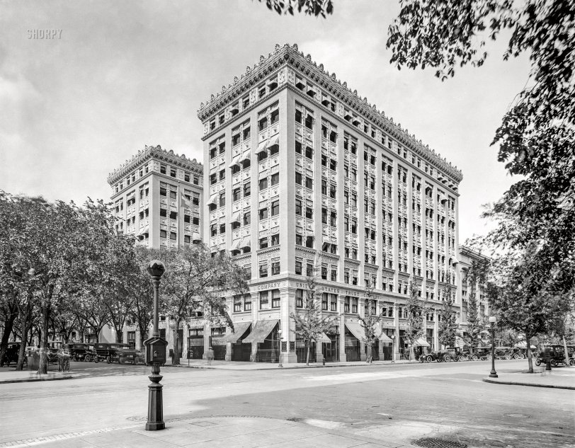 Washington, D.C., 1912. "Southern Building, 15th and H Streets N.W." Home to the United States Trust Company, and just across the street from Fire Alarm Telegraph Station X444. The building, completed in 1912 (before experiencing a two-story growth spurt at some point), still stands. 8x10 inch dry plate glass negative, Detroit Publishing Company. View full size.