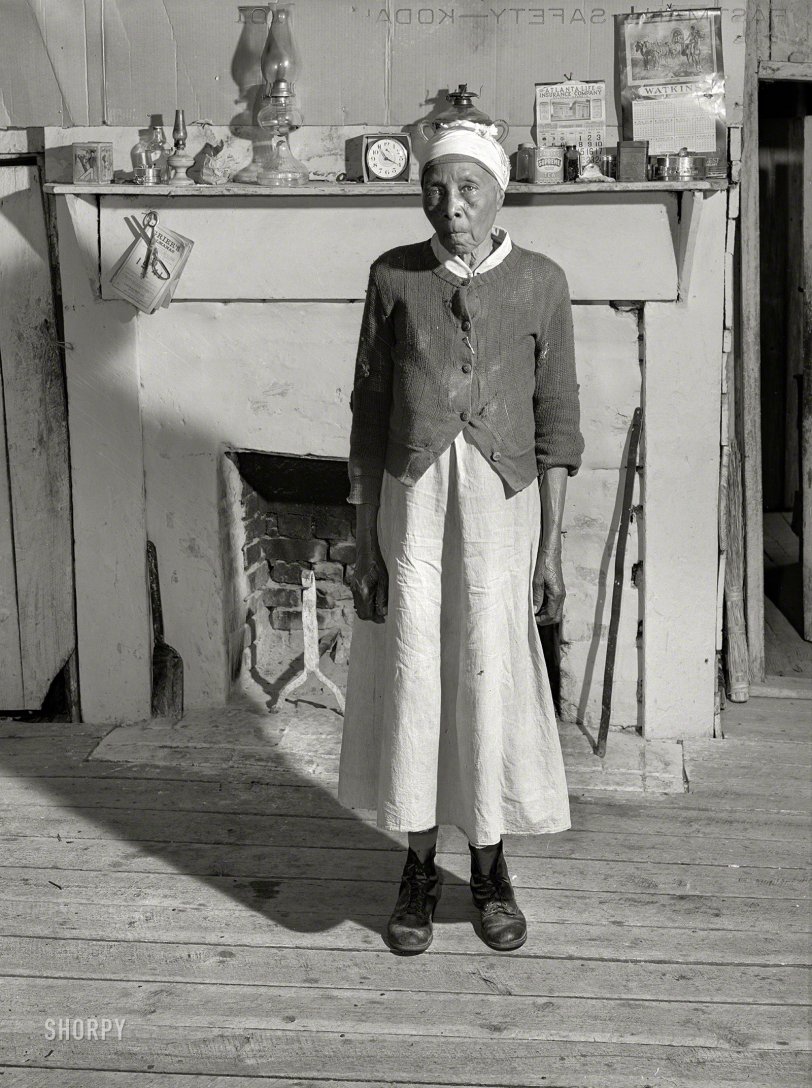 May 1941. "Mrs. Fanny Parrott, wife of former slave near Siloam, Greene County, Georgia." Medium format negative by Jack Delano. View full size.