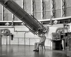 Washington, D.C. "Prof. H.E. Burton, 8/5/29." A Star Search matinee. National Photo Company Collection glass negative. View full size.